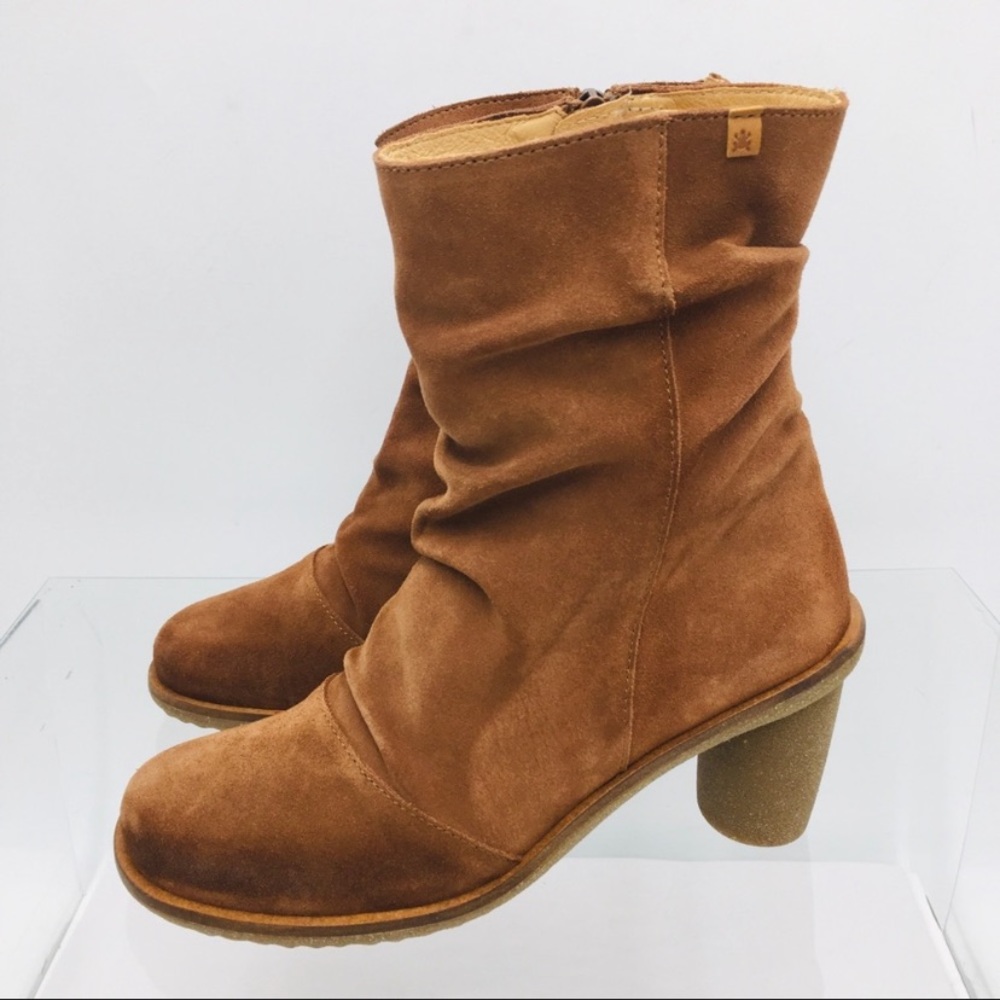 El Naturalista Trivia Boots 8